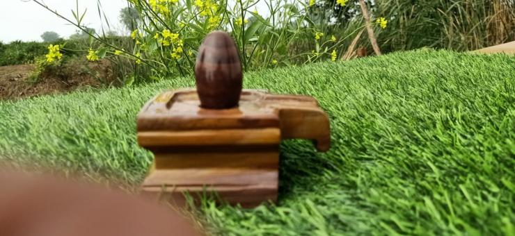 Narmadeshwar Stone Shiv Lingam Square Jaladhari