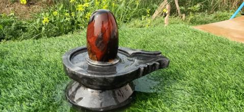 Narmadeshwar Shivling Damru Shape Jaldhari
